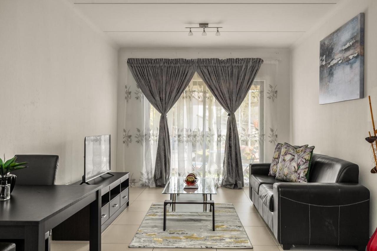 V&S Apartments - Immaculate Luxury Apartment In Fourways, Johannesburg Sandton Luaran gambar