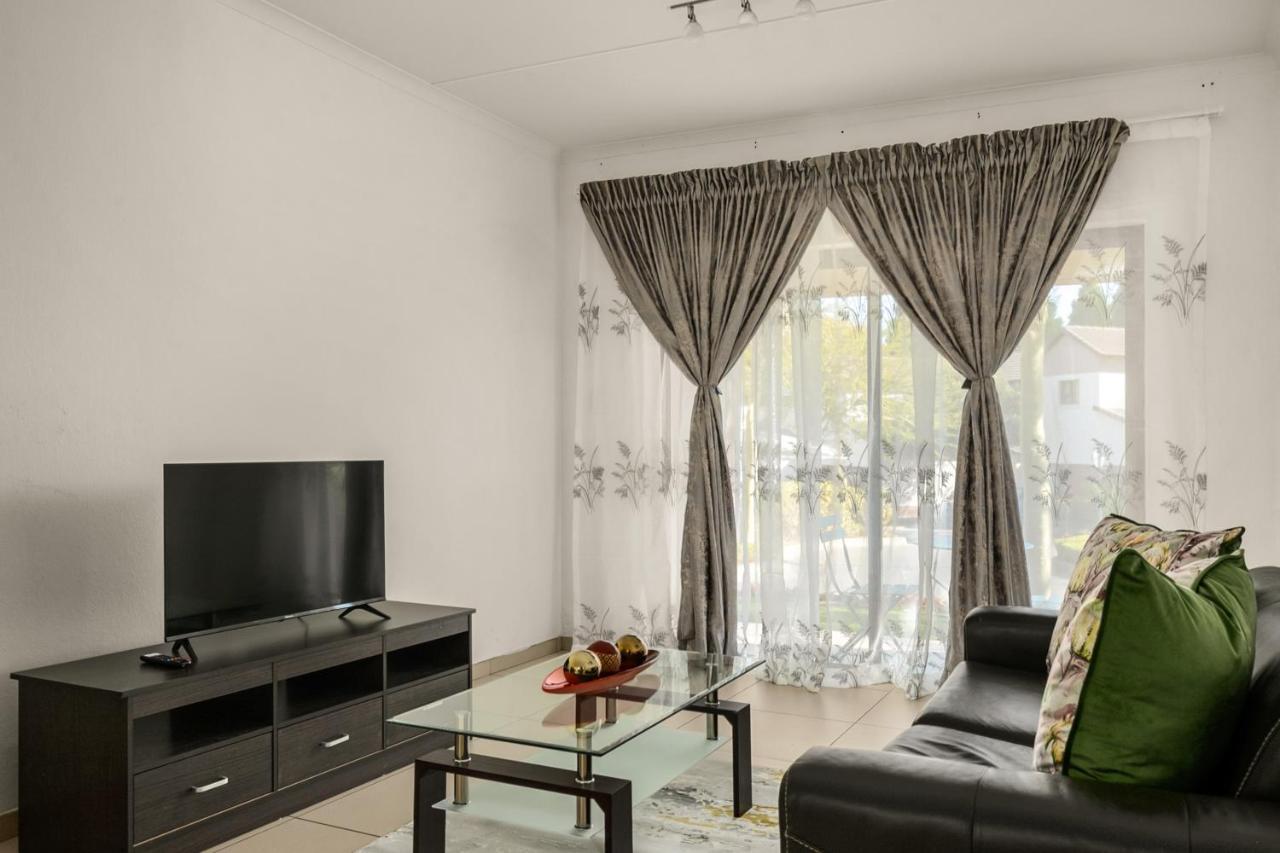 V&S Apartments - Immaculate Luxury Apartment In Fourways, Johannesburg Sandton Luaran gambar